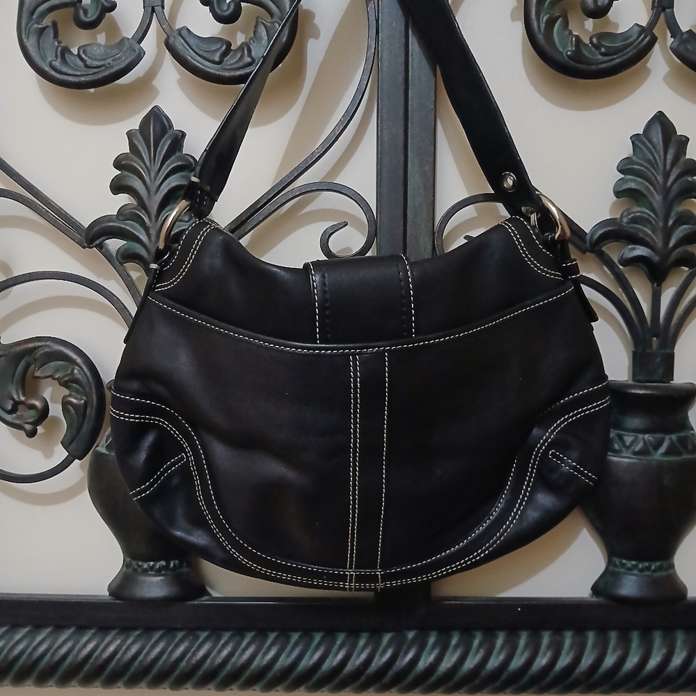 Sold!! Coach Vintage Y2K Soho Leather Flap Buckle Leather Shoulder Bag - Picture 9 of 13